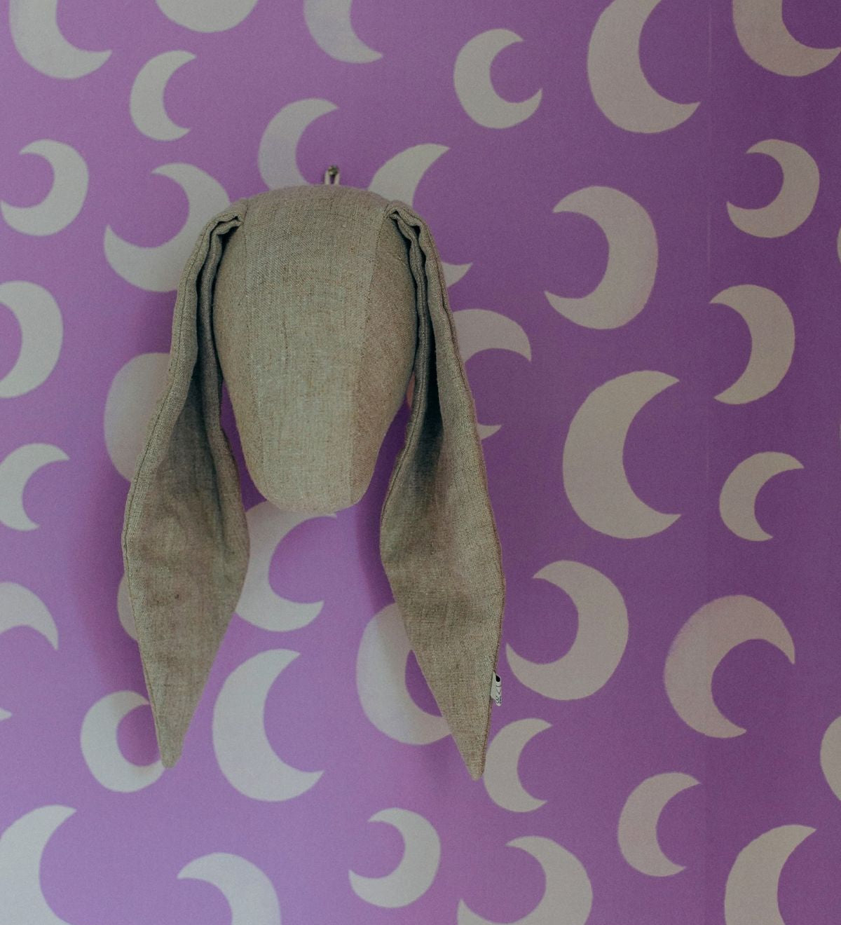Meet me at the Wall Moon manen behang voor de kinderkamer lila