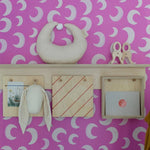Play at Slaep Moon Pinkpop roze  manen behang voor de babykamer of meisjeskamer.