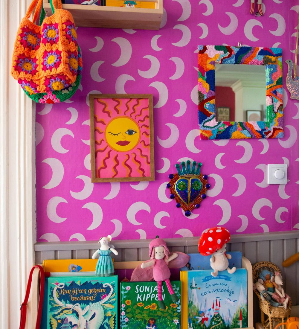 Play at Slaep Moon Pinkpop roze  manen behang voor de babykamer of meisjeskamer.