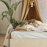 Meet me at the Wall Moon manen behang voor de kinderkamer sand zand beige
