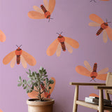 Meet me at the Wall Moth motten behang voor meisjeskamer lila paars