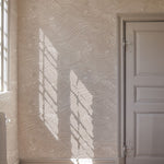 Plenty more fish behang voor de kinderkamer met vissen van langelid von bromssen oyster beige