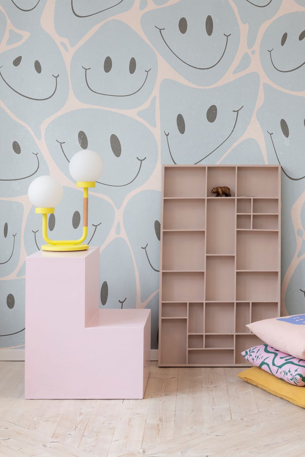 Rebel Walls behang kinderkamer kidsroom wallpaper smiley lichtblauw light blue