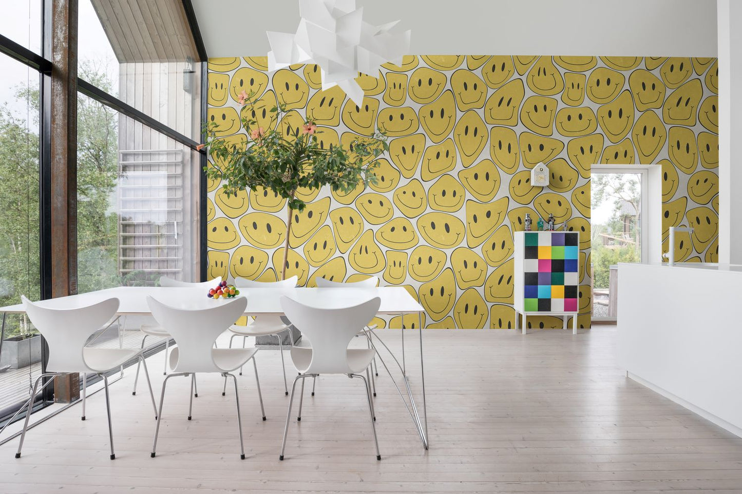 Rebel Walls behang kinderkamer kidsroom wallpaper smiley geel