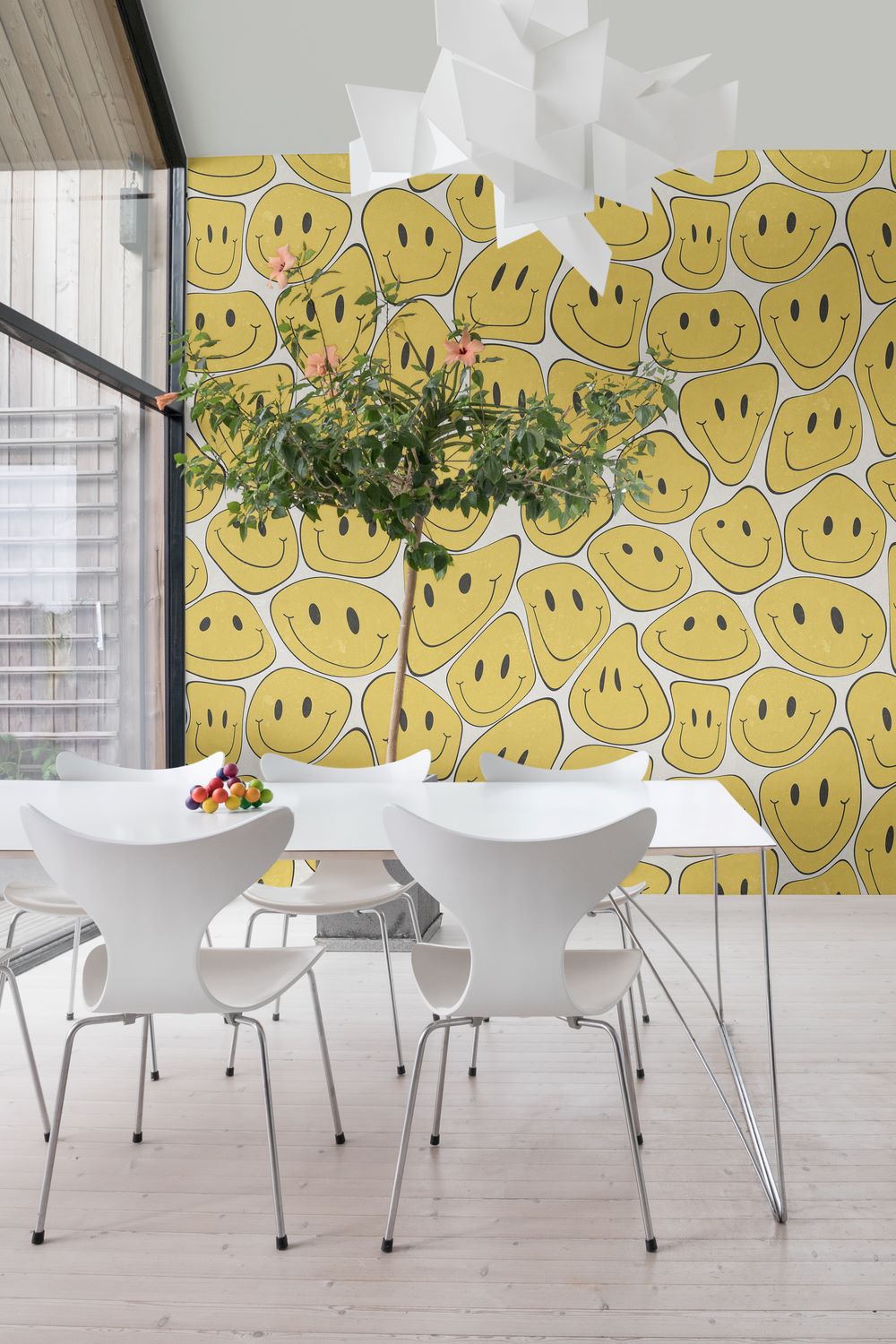 Rebel Walls behang kinderkamer kidsroom wallpaper smiley geel