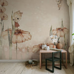 Rebel Walls x Mrs. Mighetto Bloomy Fields of Marion Roze dromerig behang voor meisjeskamer en babykamer R20299