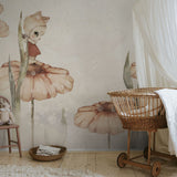 Rebel Walls x Mrs. Mighetto Bloomy Fields of Marion Off white dromerig behang voor meisjeskamer en babykamer R20401