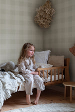 Geruit geblokt behang voor de kinderkamer babykamer meisjeskamer neutrale kinderkamer Lykke Sandberg textiellook spring green S10228