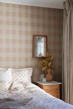Geruit geblokt behang voor de kinderkamer babykamer meisjeskamer Lykke Sandberg textiellook terracotta roze S10230