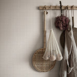 Ruitjes behang voor babykamer meisjeskamer tienerkamer klein gingham ruit blush roze Ruta Sandberg S10317