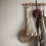 Ruitjes behang voor babykamer meisjeskamer tienerkamer klein gingham ruit blush roze Ruta Sandberg S10317