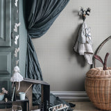Ruitjes behang voor babykamer meisjeskamer jongenskamer tienerkamer klein gingham ruit misty blue lichtblauw Ruta Sandberg S10319