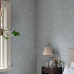 Frida Sandberg vogels behang met vredesduiven voor neutrale kinderkamer babykamer en meisjeskamer S10624 light blue lichtblauw