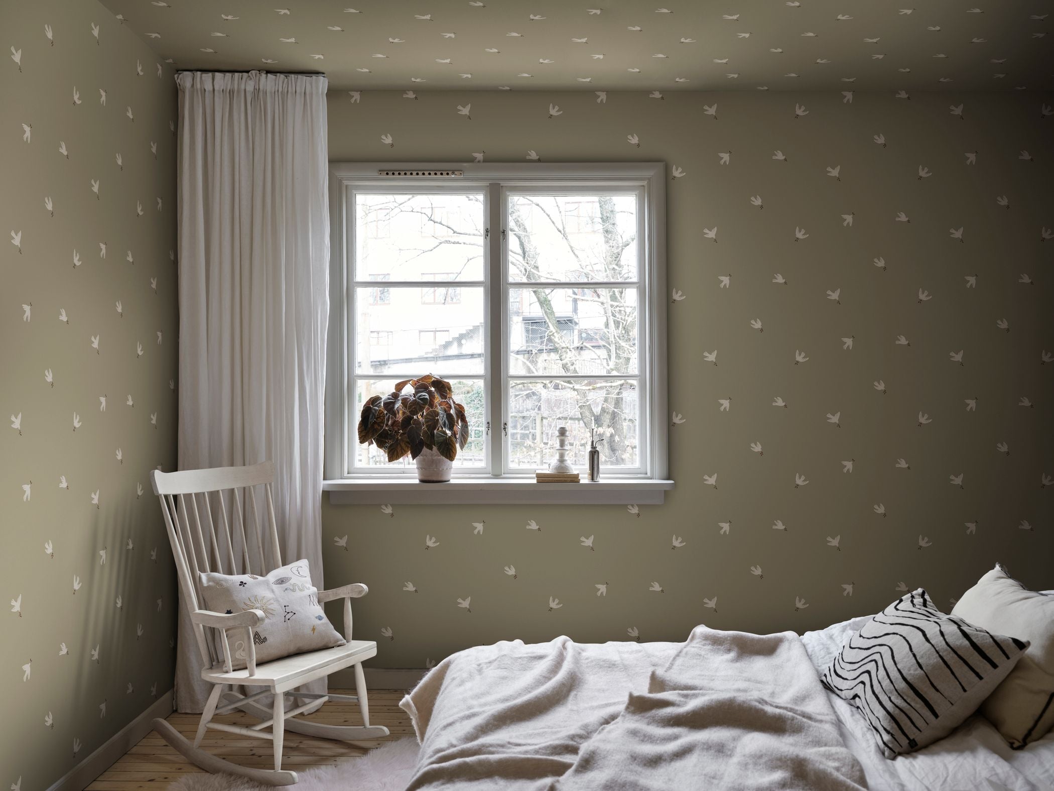 Vogels behang Frida van Sandberg kinderkamer babykamer meisjeskamer neutrale kinderkamer olijfgroen S10626