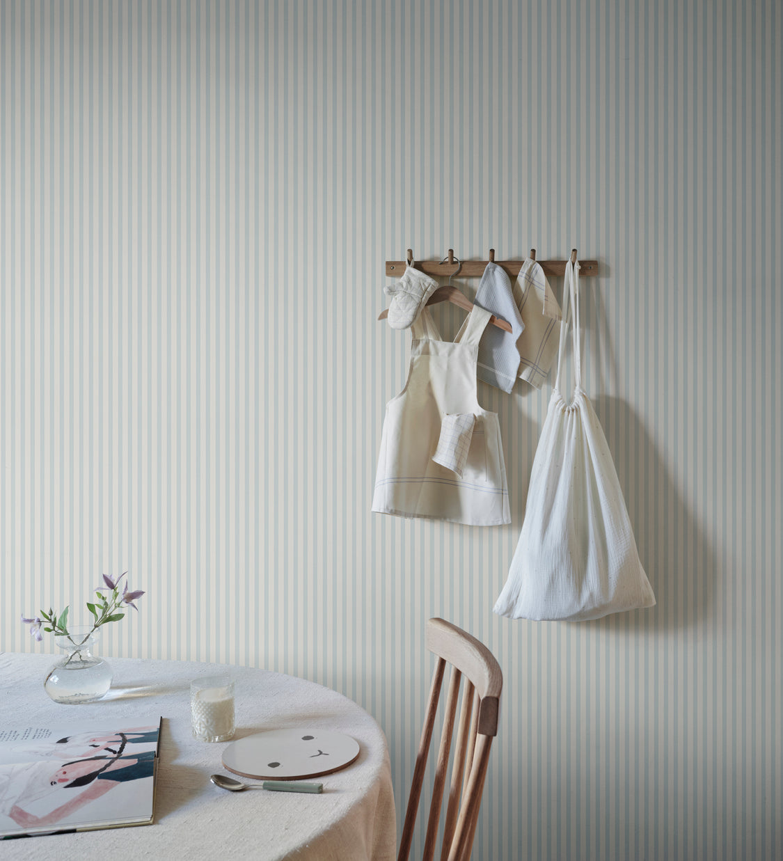 Sandberg strepen behang Estelle light blue lichtblauw  jongenskamer meisjeskamer babykamer neutrale kinderkamer S10627