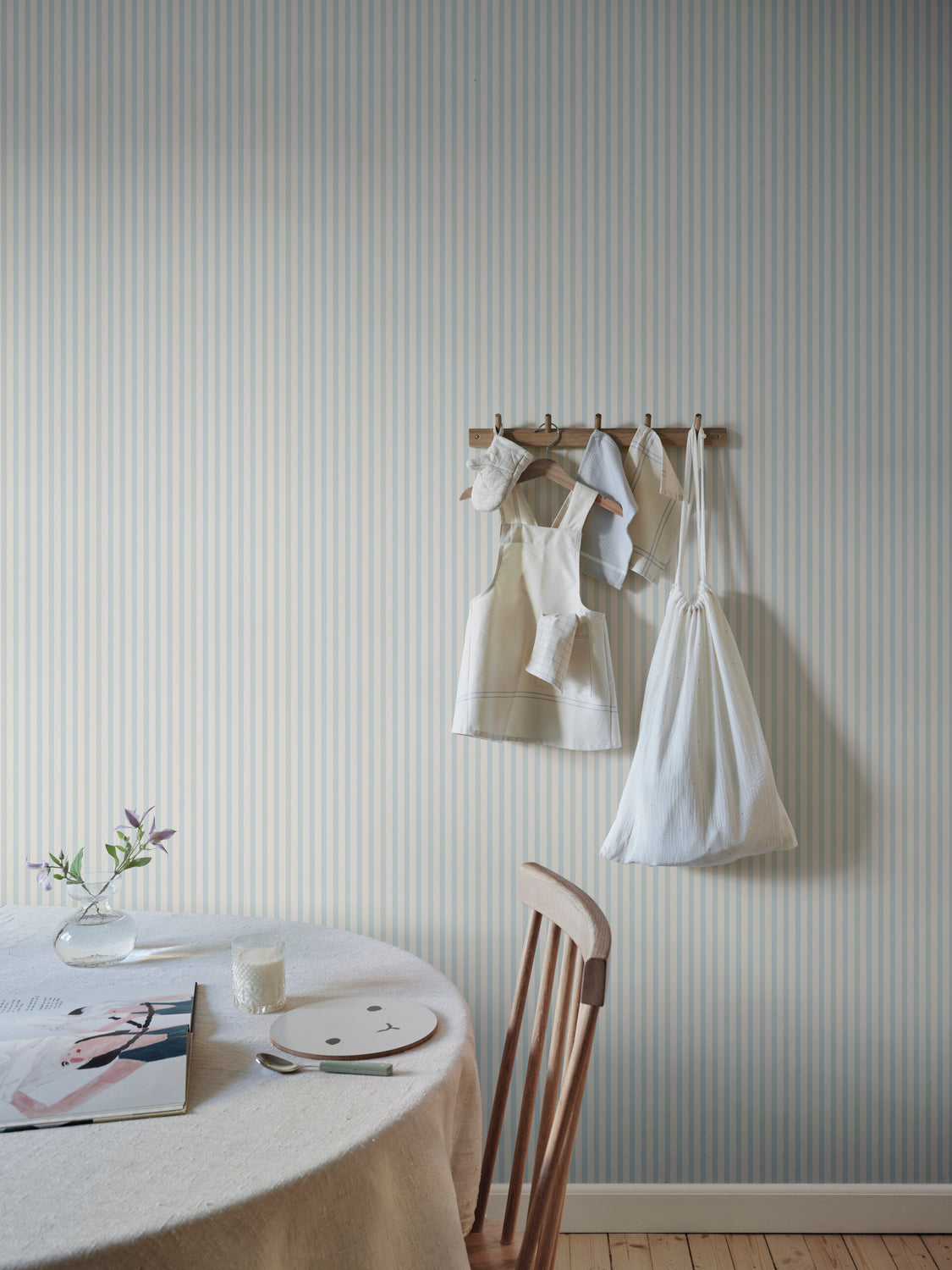 Sandberg strepen behang Estelle light blue lichtblauw  jongenskamer meisjeskamer babykamer neutrale kinderkamer S10627