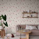 Zeedieren behang Della van Sandberg voor kinderkamer met vissen, kwallen, schildpadden. Leuk voor een  meisjeskamer en babykamer. Pink roze S10717