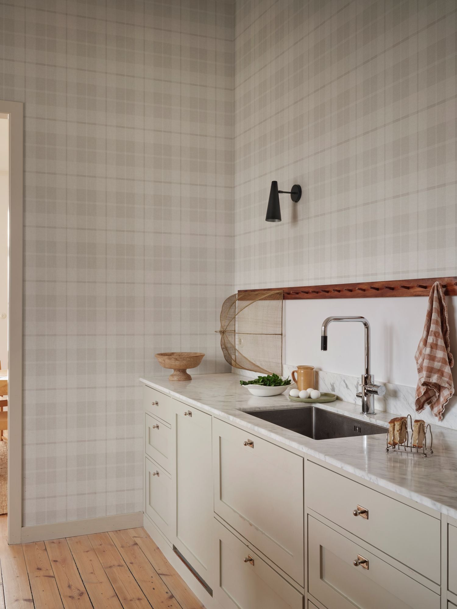 Schotse ruit behang voor kinderkamer, jongenskamer Ranold Sandberg light grey licht grijs S11017