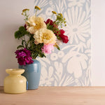 Season Paper Parfum bloemen behang voor een meisjeskamer of babykamer lichtblauw