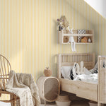 Papr Walls strepen behang voor de babykamer kinderkamer geel botergeel lichtgeel smalle streep