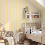 Papr Walls strepen behang voor de babykamer kinderkamer geel botergeel lichtgeel smalle streep