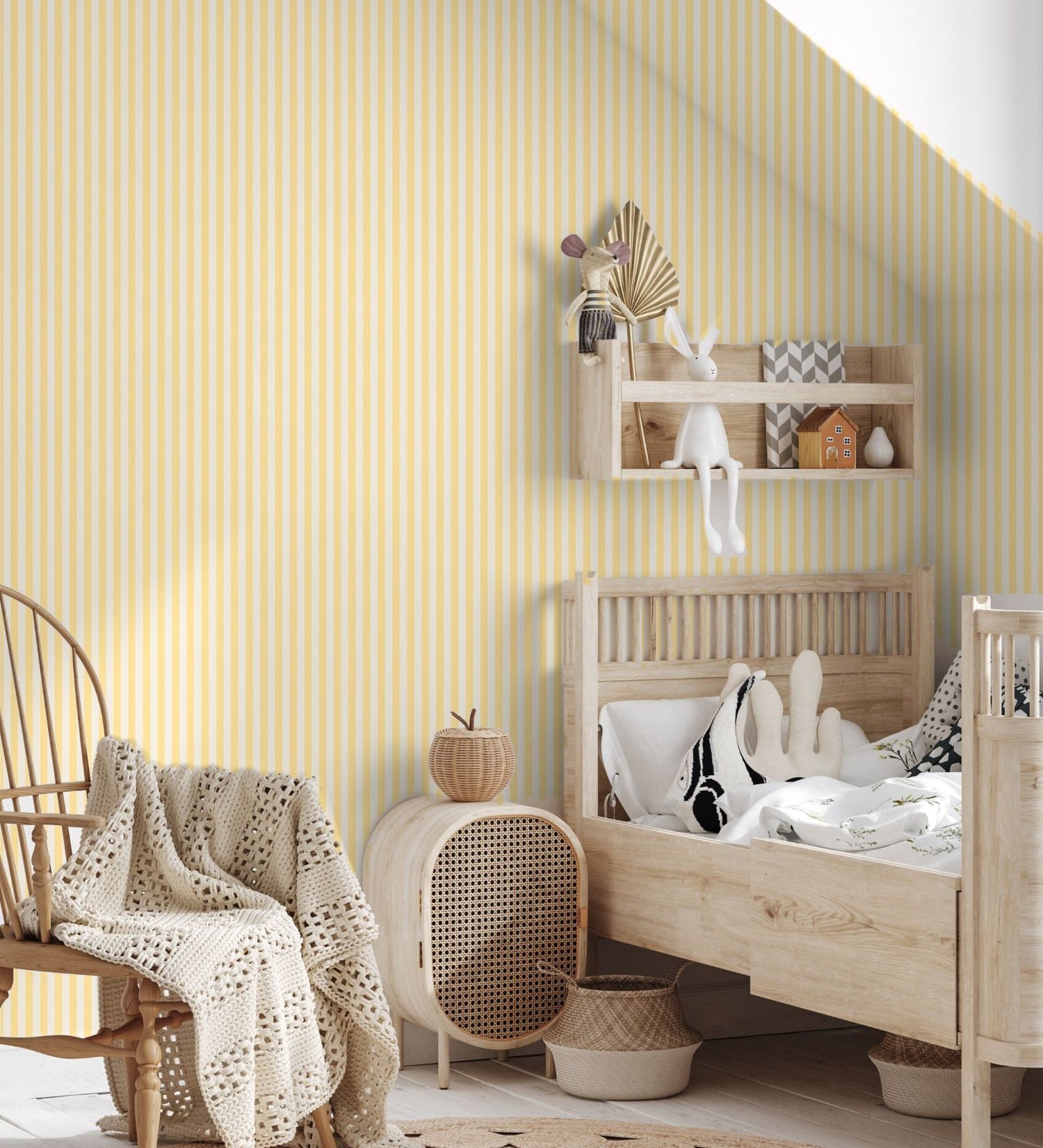 Papr Walls strepen behang voor de babykamer kinderkamer geel botergeel lichtgeel smalle streep