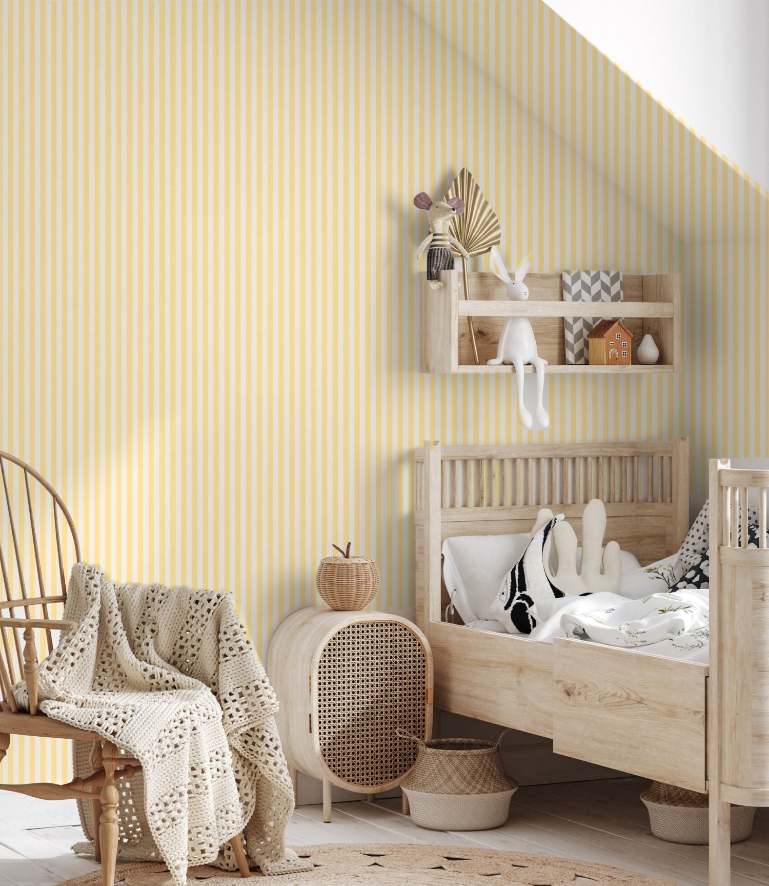 Papr Walls strepen behang voor de babykamer kinderkamer geel botergeel lichtgeel smalle streep