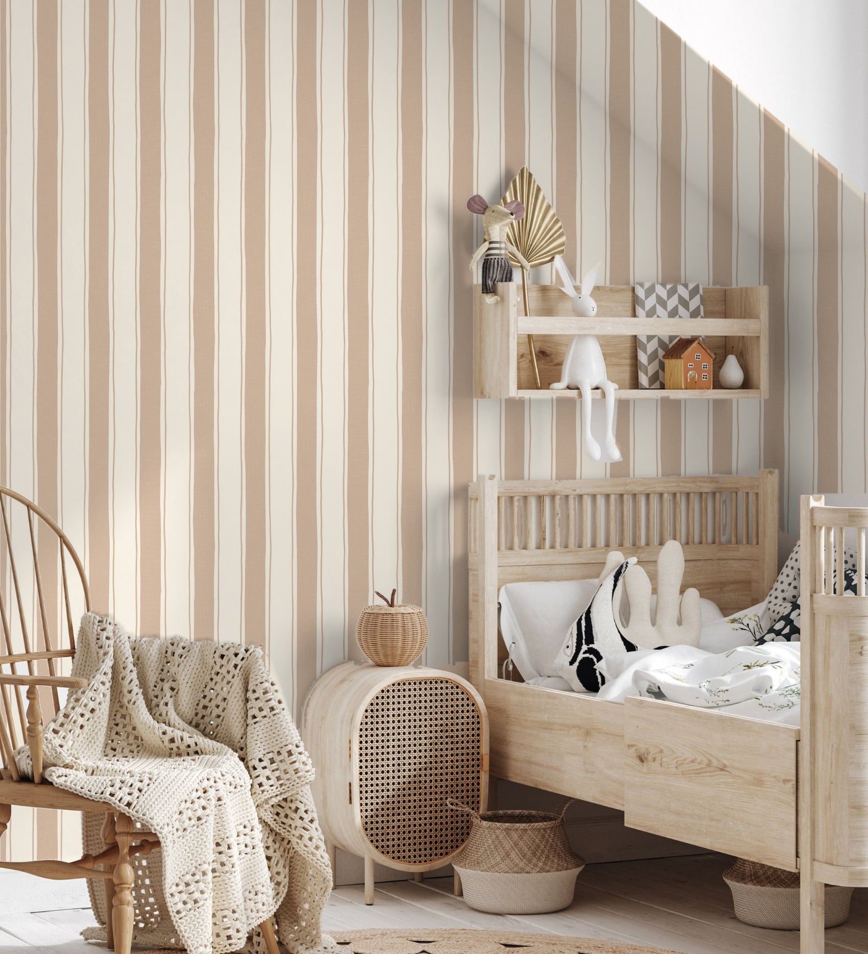 Strepen behang voor de kinderkamer meisjeskamer babykamer warm beige neutrale kinderkamer Papr Walls