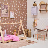 Studio Pieni bruin behang voor de meisjeskamer en babykamer met peren Pim