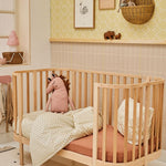 Studio Pieni behang geruit voor de kinderkamer beige