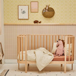 Studio Pieni behang geruit voor de kinderkamer beige