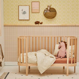 Studio Pieni behang geruit voor de kinderkamer beige