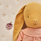Studio Pieni behang voor de kinderkamer Olivia frambozen beige
