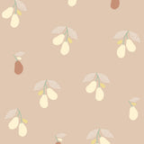 Studio Pieni beige behang voor de meisjeskamer of babykamer met peren