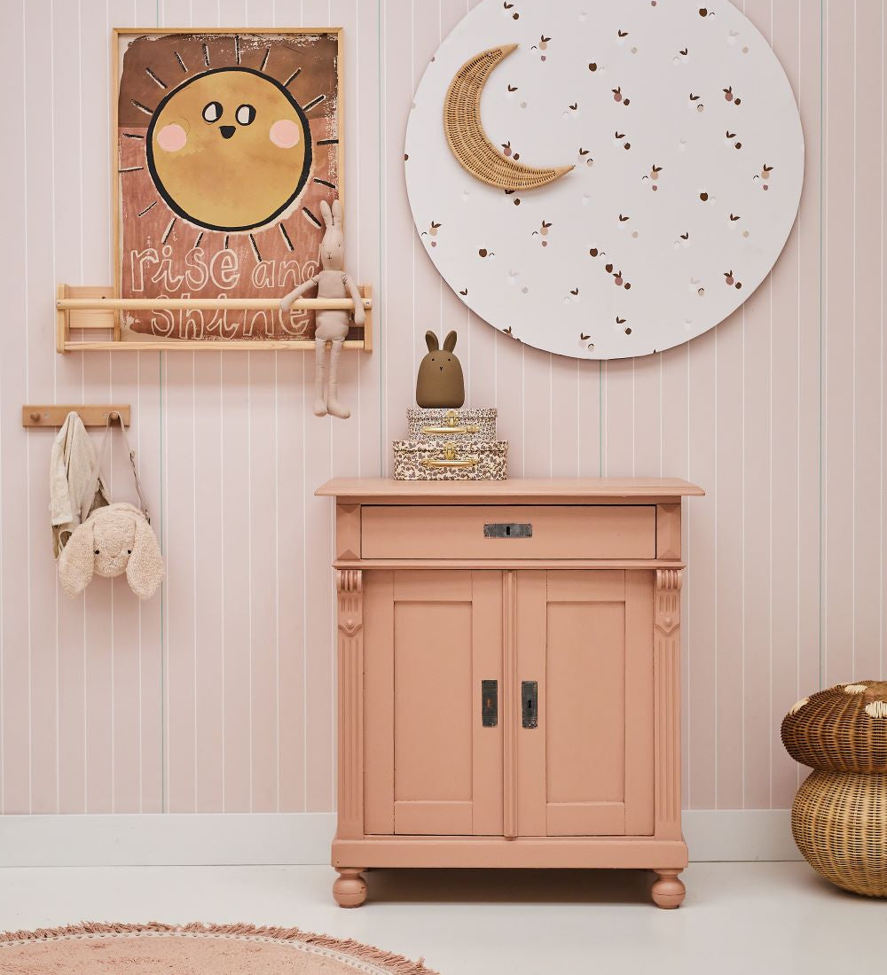 Studio Pieni behang voor de kinderkamer siem gestreept beige