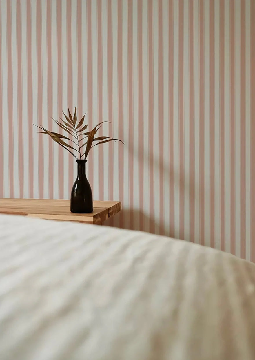 Summer Gray French gestreept behang voor de kinderkamer meisjeskamer babykamer roze wit 