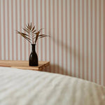 Summer Gray French gestreept behang voor de kinderkamer meisjeskamer babykamer roze wit 