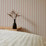 Summer Gray French gestreept behang voor de kinderkamer meisjeskamer babykamer roze wit 