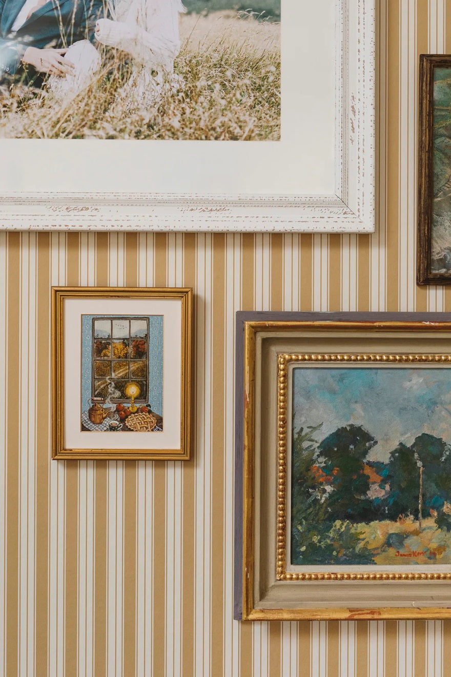 Summer Gray Niton gestreept behang voor de kinderkamer neutrale kinderkamer meisjeskamer jongenskamer babykamer marigold warm geel