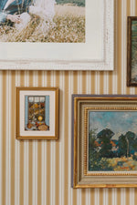 Summer Gray Niton gestreept behang voor de kinderkamer neutrale kinderkamer meisjeskamer jongenskamer babykamer marigold warm geel