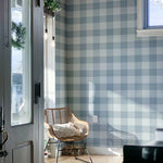 Geruit behang voor de kinderkamer en babykamer linnen look Summer Gray Linen blauw