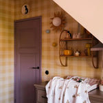 Geruit behang voor de kinderkamer en babykamer linnen look Summer Gray Linen geel