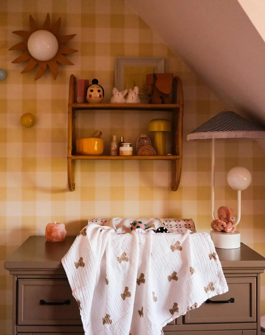 Geruit behang voor de kinderkamer en babykamer linnen look Summer Gray Linen geel
