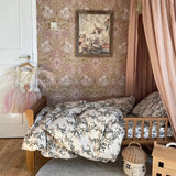 Summer Gray bloemen behang voor de meisjeskamer en babkamer roze en bruin Cecilia Blush