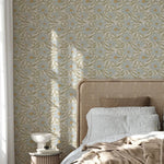 Summer Gray Fredrik Lake bloemenbehang voor de kinderkamer en babykamer in offwhite groen en lichtblauwe kleuren.