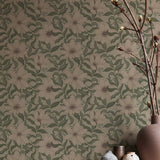 Summer Gray Fredrik Spring bloemenbehang voor de kinderkamer en babykamer in beige groen en offwhite kleuren.