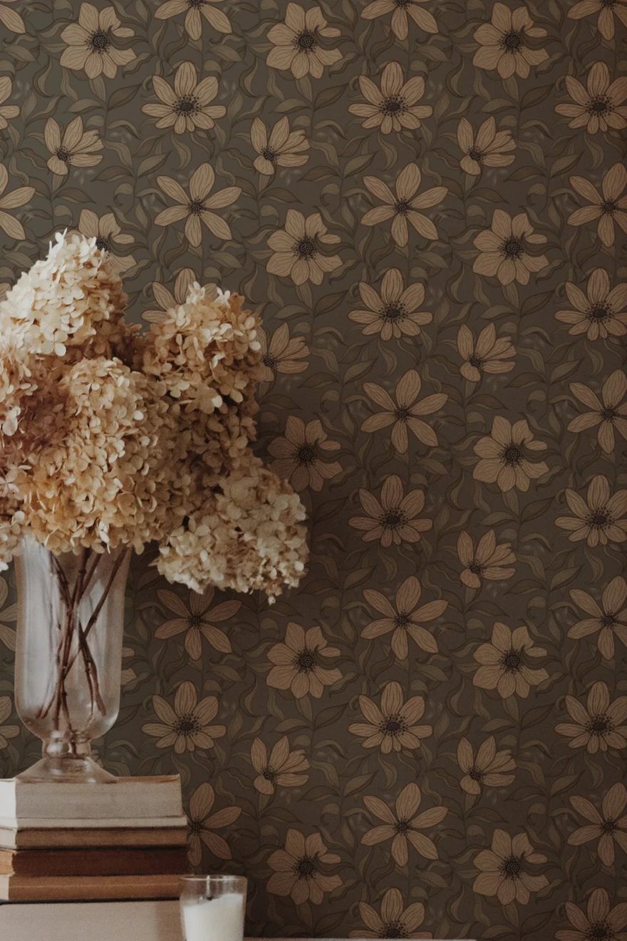 Summer Gray Fredrik Taupe bloemenbehang voor de kinderkamer en babykamer in taupe groen en offwhite kleuren.