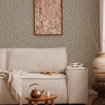 Summer Gray Freja Meadow bloemen behang voor de kinderkamer lichtgroen met witte bloemetjes 