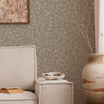 Summer Gray Freja Meadow bloemen behang voor de kinderkamer lichtgroen met witte bloemetjes 