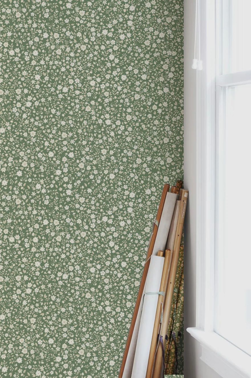 Summer Gray Freja Pasture bloemen behang voor de kinderkamer lichtgroen met witte bloemetjes 